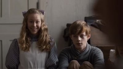[scoffing]
I'm not kissing that ugly orphan. - Anne with an E