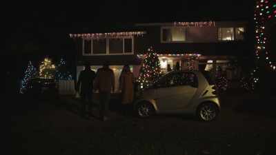 - [SCOFFS]
- Check Zillow. I'm not lying. - The Moodys