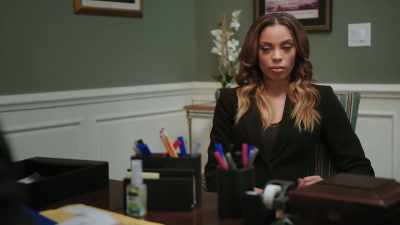 [SCOFFS]
HE'’S GOT A CDL LICENSE. - Tyler Perry's The Oval