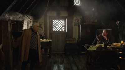 [ Scoffs ]
Here comes the vulture. - Will