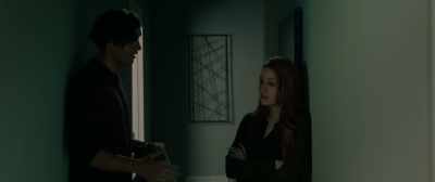 - [scoffs]
- Okay, I'll talk to someone. - Sightless