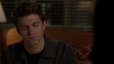 ( scoffs ) - Pretty Little Liars