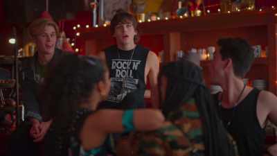 [scoffs] - Julie and the Phantoms
