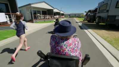 (SCOFFS) This is ridiculous. - Miriam Margolyes: Australia Unmasked