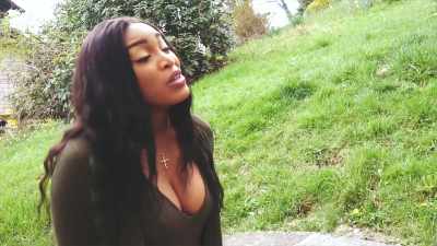 (scoffs) - Well, now, - Queen of the Trap House 2: Taking the Throne