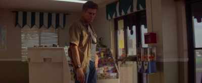 - [Scooty] I can't whistle.
- [Moonee] You can't whistle? - The Florida Project