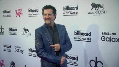 Scott Borchetta says
that he personally
texted Taylor - Taylor Swift vs Scooter Braun: Bad Blood