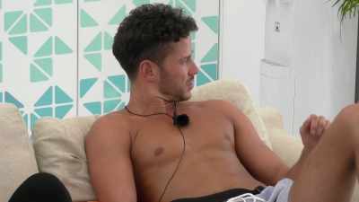 SCOTT: I had to do
the right thing - Love Island