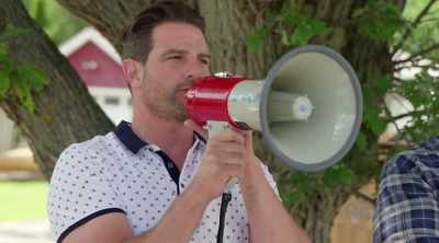 Scott: (on megaphone) We need
the designer from each team - Renovation Resort