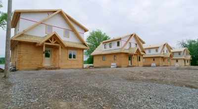 Scott: With four
different visions, - Renovation Resort