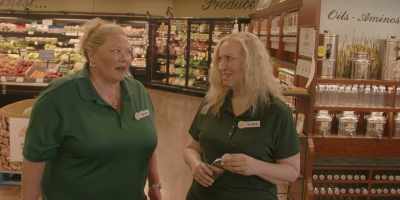 Scotty's dad just made
Jake store manager. - Yellow Bird