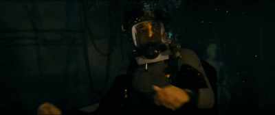 -[screaming]
-[alarm chiming] - 47 Meters Down: Uncaged