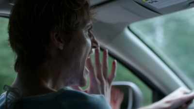 -[screaming]
-Wait! Wait! Hey! Hey! - Siren