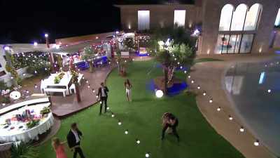 (SCREAMS) - Love Island