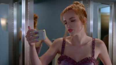 [screams] - Famous in Love