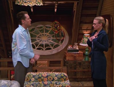 [screams]
                      [screams] - 3rd Rock from the Sun