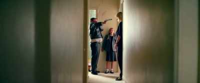 - (SCREAMS)
- The girl's next! Give it to me! - Utopia