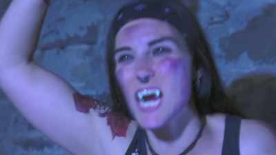 (screeching)
(deep hissing) - Sharkula