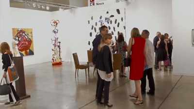 Se ha globalizado, - Blurred Lines: Inside the Art World