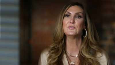 Se você puder ligar para a Lala",
e blá blá blá. - The Randall Scandal: Love, Loathing, and Vanderpump