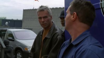 Seal off the area. No one in or out. - Stargate SG-1