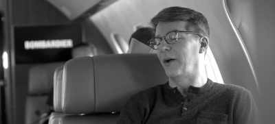 - [Sean] Yeah.
- When people complain
you're like, - SmartLess: On the Road