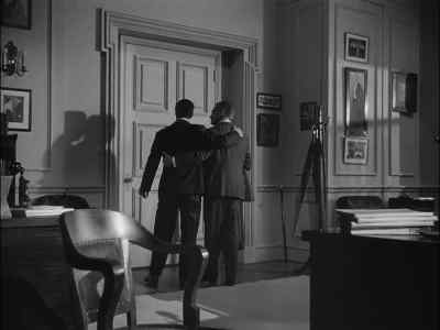 - Seasick pills.
- Mm-hm. - Yankee Doodle Dandy