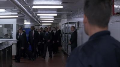 SECURITY: This way,
Mr. President. - Heroes