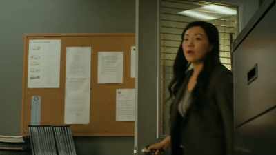 Security's... CUTTER: Everything
is fine, Ms. Lee, thank you. - SEAL Team
