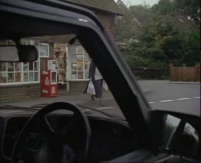 SECURlTY GUARD: All clear, Charlie.
You're ready to go. - Inspector Morse