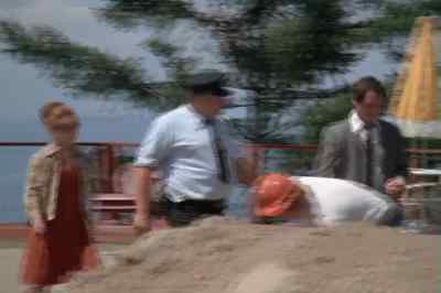 - See, ants don't sting. - Ants!