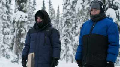 See that chainsaw's
gonna go flat. - Life Below Zero: First Alaskans