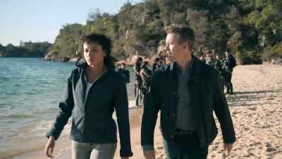 See, we have a severed arm
with a US Navy - NCIS: Sydney