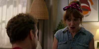 - See?
- I am strong. I am really strong. - Trying