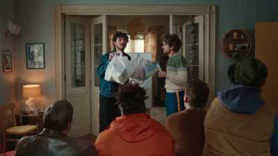 See? I buy my girlfriend tampons. - Extraordinary