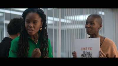 See, now this really illustrates
Evie's, like, inner turmoil. - The Other Black Girl