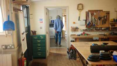 See, this show is investigating
the phenomenon - James May and the Dull Men