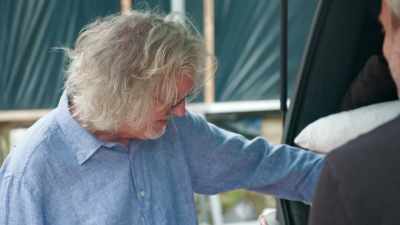 See, that's a tap?
When I bring this forwards... - James May and the Dull Men