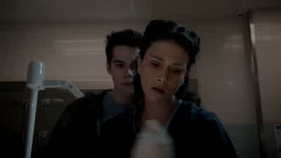 See this around his neck? - Teen Wolf