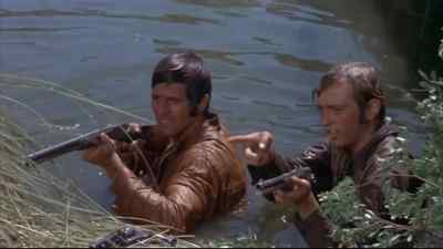See those fellas?
They're trying to get around us. - Rio Lobo