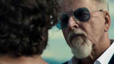 - See if you can get round the other side.
- Copy that. - Strike Back
