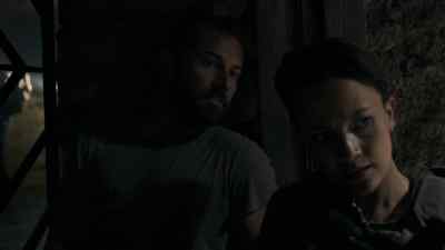 - See if you can get round the other side.
- Copy that. - Strike Back