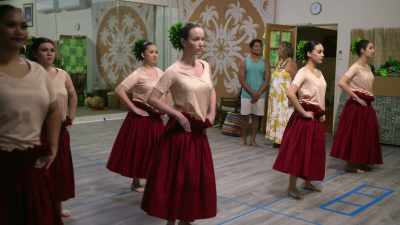 Seems like we can use a partner
like her, don't you think? - Romance in Hawaii