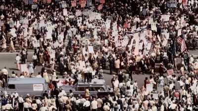 SEEN IN COLOR
FOR THE FIRST TIME. - America in Color