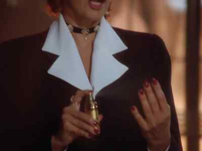 Seen our man yet? - Lois & Clark: The New Adventures of Superman