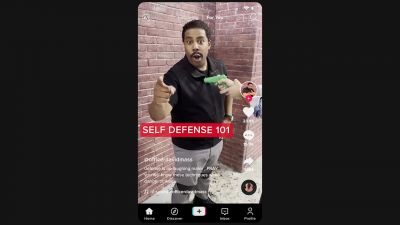 Self defense 101. Now, if you got at perp
coming at you front-wise, - Saturday Night Live