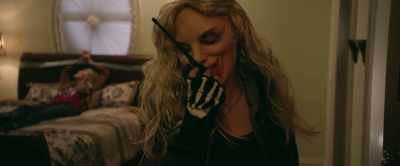 Selina, can you come
help me with this, please? - Get the Girl