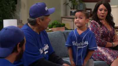 - Send him home, Robbie!
Whoo! - Lopez vs Lopez