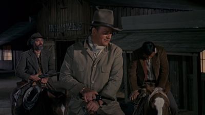 Sergeant major you louse this up and you won't live to know it - Rio Lobo