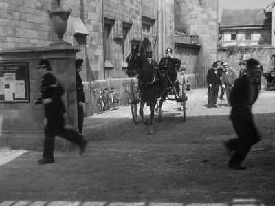 Sergeant, take this car
and make the closest station. - Young and Innocent